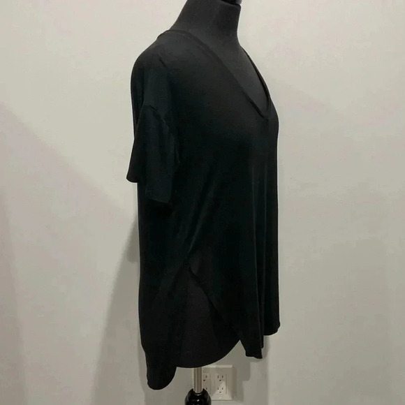 Dex | V-Neck T-Shirt - Picture 2 of 4